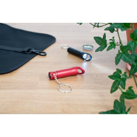 Porte-clés torche et décapsuleur Carla IMPRESSION - utilisation